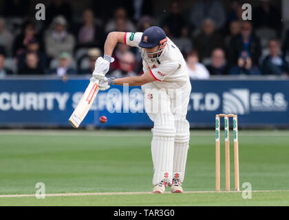 Chelmsford, Regno Unito. 27 Maggio, 2019. Nick Browne di Essex Cricket Club in azione durante la partita di oggi durante la contea Specsavers gara di campionato tra Essex vs Kent al Cloudfm County Ground Lunedì, 27 maggio 2019 a Chelmsford in Inghilterra. (Solo uso editoriale, è richiesta una licenza per uso commerciale. Nessun uso in scommesse, giochi o un singolo giocatore/club/league pubblicazioni.) Credito: Taka G Wu/Alamy Live News Foto Stock