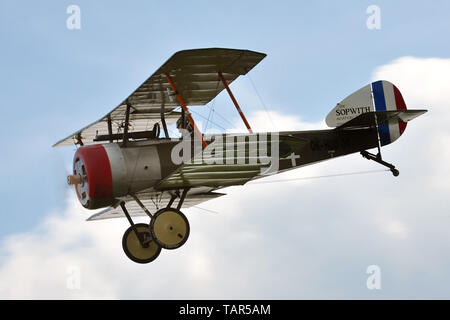 Jaromer, Repubblica Ceca. 25 Maggio, 2019. Sotwith Pup durante show acrobatico a Jaromer Aeroporto in Repubblica Ceca.Il Sopwith Pup era una monoposto inglese biplano degli aerei da caccia costruito dalla Sopwith Aviation Company. Credito: Slavek Ruta/ZUMA filo/Alamy Live News Foto Stock