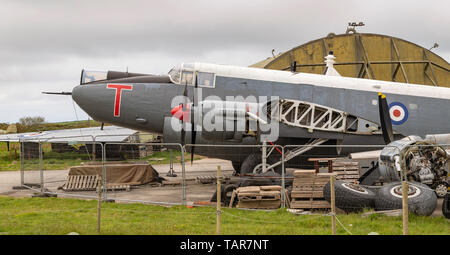 Avro Shackleton WL795, questa non è parte del CAHC ma attualmente memorizzati nelle vicinanze Foto Stock