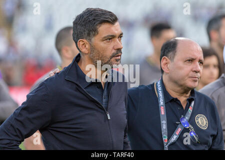 Maggio 25, 2019. Oeiras, Portogallo. Porto la testa in pullman da Portogallo Sergio Conceicao alla fine del gioco Sporting CP vs FC Porto © Alexandre de Sousa/Alamy Live News Foto Stock