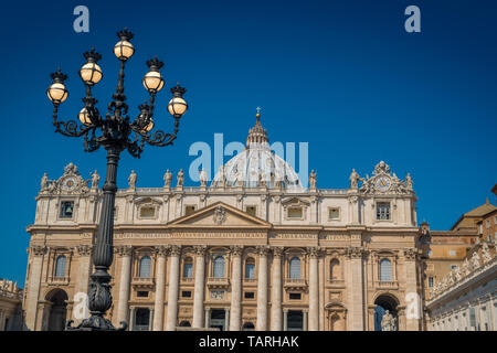 La Basilica di San Pietro in Vaticano Foto Stock