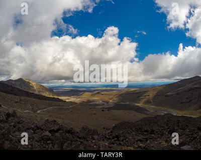 Splendida vista sul parco nazionale di Tongariro sul Tangariiro Corssing alpina percorso, Nuova Zelanda. Foto Stock