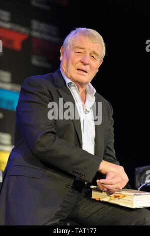 Jeremy " " Paddy Ashdown, Baron Ashdown di Norton-sub Hamdon, autore, politico e diplomatico al Cheltenham Festival della Letteratura, 10 ottobre 2014. Foto Stock