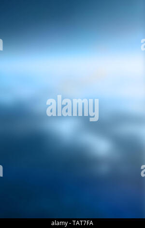 Immagine di sfondo nuvole al di fuori della messa a fuoco. Foto Stock