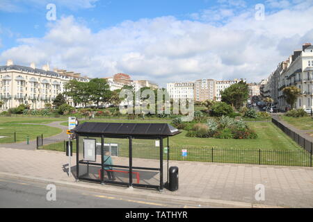 Una vista di Warrior square IN ST. LEONARDS-on-Sea in una giornata di sole Foto Stock