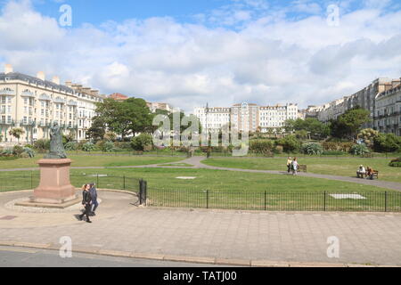 Una vista di Warrior square IN ST. LEONARDS-on-Sea in una giornata di sole Foto Stock