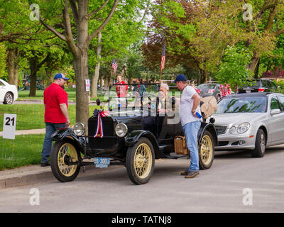 River Forest, Illinois, Stati Uniti d'America. 28 Maggio, 2019. Un 1926 Modello T Ford a oggi il giorno memoriale della parata in questo sobborgo a ovest di Chicago. Foto Stock