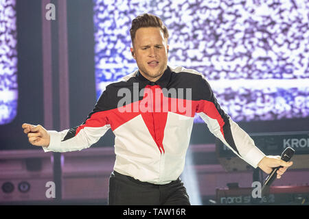 Brighton, Regno Unito. 27 Maggio, 2019. Brighton, Regno Unito. Lunedì 27 maggio 2019. Olly Murs effettuando al Centro di Brighton, Credito: Jason Richardson/Alamy Live News Foto Stock