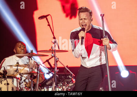 Brighton, Regno Unito. 27 Maggio, 2019. Brighton, Regno Unito. Lunedì 27 maggio 2019. Olly Murs effettuando al Centro di Brighton, Credito: Jason Richardson/Alamy Live News Foto Stock