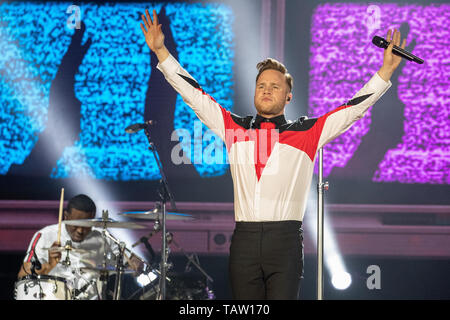 Brighton, Regno Unito. 27 Maggio, 2019. Brighton, Regno Unito. Lunedì 27 maggio 2019. Olly Murs effettuando al Centro di Brighton, Credito: Jason Richardson/Alamy Live News Foto Stock