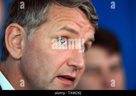 Erfurt, Germania. 21 Maggio, 2019. Björn Höcke, partito e la fazione leader dell'AFD in Turingia, registrati durante la conferenza stampa di presentazione di un documento di posizione della sua fazione. AfD è stato un membro del parlamento della Turingia fin dal 2014. Credito: Martin Schutt/dpa-Zentralbild/dpa/Alamy Live News Foto Stock