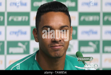 Sao Paulo, Brasile. 28 Maggio, 2019. Fare TREINO PALMEIRAS - Il giocatore Antonio Carlos, da SE Palmeiras, dà una conferenza stampa prima di formazione, all'Accademia del calcio. (Foto: Cesar Greco/Fotoarena) Credito: Foto Arena LTDA/Alamy Live News Foto Stock