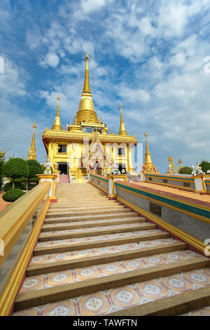 La famosa Pagoda Prachulamanee in Wat Khiriwong, Nakhon Sawan Provincia, Thailandia. Foto Stock