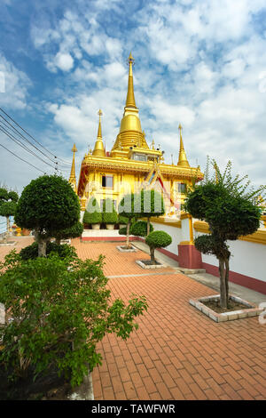 La famosa Pagoda Prachulamanee in Wat Khiriwong, Nakhon Sawan Provincia, Thailandia. Foto Stock