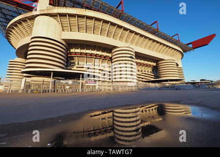 Stadio Giuseppe Meazza comunemente noto come San Siro, è uno stadio di calcio in Milano, Italia, che è la casa di A.C. Milan e Inter e Milan Foto Stock