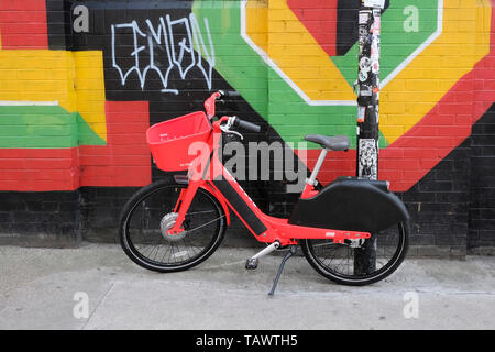 Uber elettrico porta servizio di noleggio bici a Londra Foto Stock