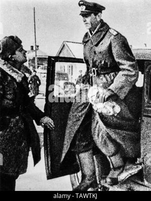 Battaglia di Stalingrado, generale friedrich paulus va al quartier generale per firmare la consegna, Stalingrado 1943 Foto Stock