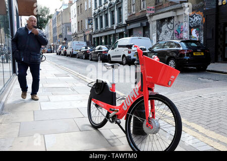 Uber elettrico porta servizio di noleggio bici a Londra Foto Stock