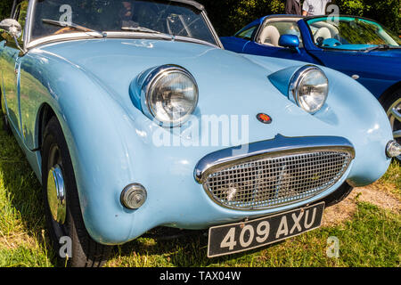 Blue Austin Healey Frogeye Sprite al Classic di auto e moto si incontrano a Winchester, Hampshire, Regno Unito Foto Stock