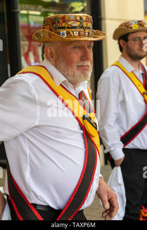 Shakespeare Morris Dancers membro Chippenham Folk Festival 2019, Chippenham, Wiltshire, Inghilterra, Regno Unito Foto Stock