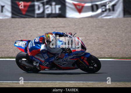 Peter Hickman racing nel British Superbike a Donington Park 2019 Foto Stock