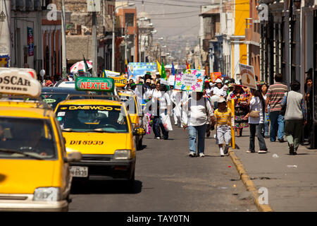 Dimostrazione a Arequipa contro l aborto Foto Stock