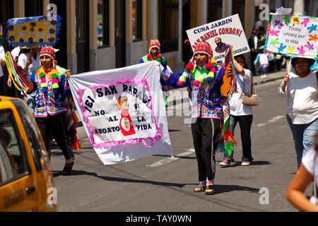 Dimostrazione a Arequipa contro l aborto Foto Stock