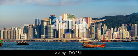 Una vista dello skyline di Hong Kong dal Victoria Peak, Hong Kong, Cina Foto Stock