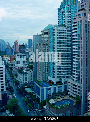L'immagine verticale di Bangkok vista urbano in colore blu, Thailandia Foto Stock