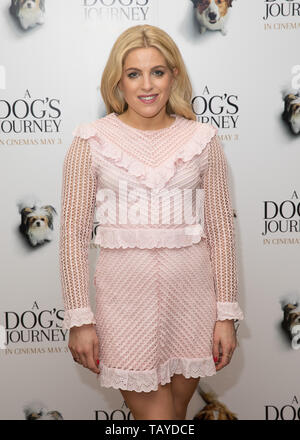 Gli ospiti partecipare a "un viaggio di cani " screening di gala tenutosi presso il Soho Hotel dotato di: Olivia Cox dove: Londra, Regno Unito quando: 27 Apr 2019 Credit: Phil Lewis/WENN.com Foto Stock