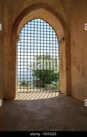 Kasimiye Madrasah. Mardin, Turchia - per data, la struttura perfetta per sopravvivere a due piani e la costruzione a cupola di taglio liscio pietra utilizzata. (Anno 1502) Foto Stock