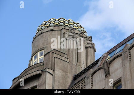Stile Art Nouveau corona del Koruna Palace a Praga Foto Stock
