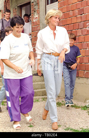 Lady Diana visita Nevresa Bradaric, Bosnia il 9.agosto. 1997. Foto Stock