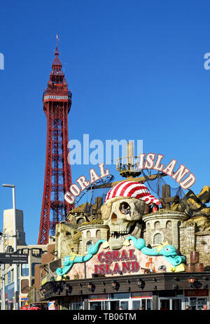 Il famoso Blackpool si scorge in Coral Island complesso di divertimenti di Blackpool, Lancashire, Inghilterra, Regno Unito Foto Stock