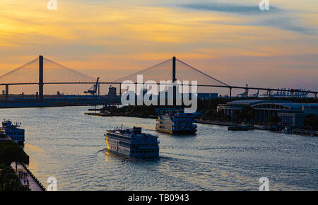 La Sydney Lanier ponte che attraversa il fiume Savannah Foto Stock