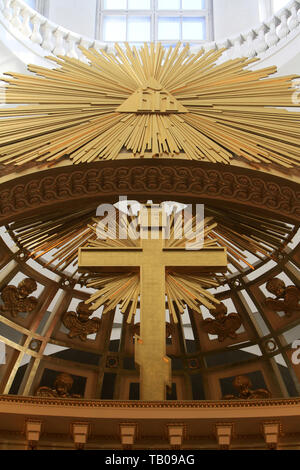 Monogramme de Dieu et croix. La Cattedrale della Trinità. Saint-Pétersbourg. Foto Stock