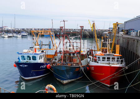 Barche da pesca ormeggiate nel porto di Scarborough. Foto Stock