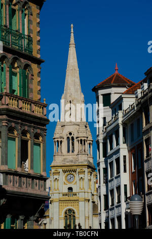 Bilbao, Spagna. Febbraio 15, 2019. La Chiesa di San Jose campanile da Piazza Moyua (Plaza Moyua) Foto Stock