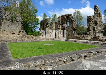 Haverfordwest Priory inizio XIII secolo convento agostiniano con il solo ecclesiastica rimanente giardino medievale in Gran Bretagna Pembrokeshire Wales UK Foto Stock