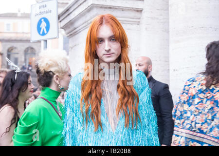 Roma, Italia. 28 Maggio, 2019. Gli ospiti di Gucci fashion show presso i Musei Capitolini arriva a Piazza del Campidoglio a Roma Credito: Matteo Nardone/Pacific Press/Alamy Live News Foto Stock