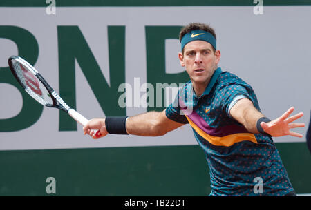 Parigi, Francia. 28 Maggio, 2019. Juan Martin Del Potro (ARG) sconfitto Nicolas Jarry (CHI) 3-6, 6-2, 6-1, 6-4, all'aperto francese essendo giocato a Stade Roland-Garros in Parigi, Francia. © Karla Kinne/Tennisclix 2019/CSM/Alamy Live News Foto Stock