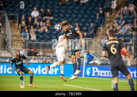 Chester, Pennsylvania, USA. 29 Maggio, 2019. Colorado Rapids, ANDRE SHINYASHIKI (99) in azione contro Philadelphia Unione defender AUSTON FEDELE (26) a Talen Energy Stadium. Credito: Ricky Fitchett/ZUMA filo/Alamy Live News Foto Stock