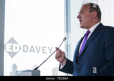 Londra, Regno Unito. 30 Maggio, 2019. Ed Davey, il gruppo del Partito europeo dei liberali democratici MP per Kingston e Surbiton ed ex Segretario di Stato per l'energia e il cambiamento climatico, fa un discorso in centro a Londra come egli lancia la sua campagna per la direzione del partito seguenti ottimi risultati per il partito nelle recenti elezioni europee e locali. Credito: Mark Kerrison/Alamy Live News Foto Stock