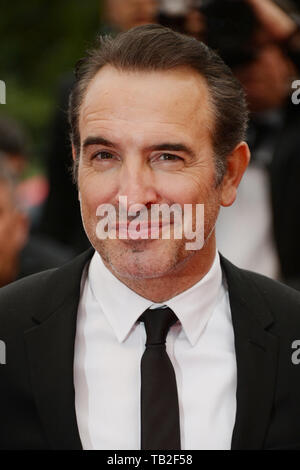 18 maggio 2019 - Cannes, Francia - CANNES, Francia - 18 Maggio: Jean Dujardin assiste lo screening di ''Les Plus Belles Annees D'Une Vie'' durante la 72annuale di festival di pellicola di Cannes il 18 maggio 2019 a Cannes, Francia. (Credito Immagine: © Federico InjimbertZUMA filo) Foto Stock