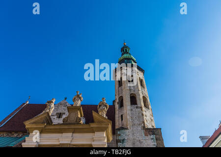 La Chiesa dei Santi Pietro e Paolo nel quartiere del centro storico di Cracovia in Polonia Foto Stock