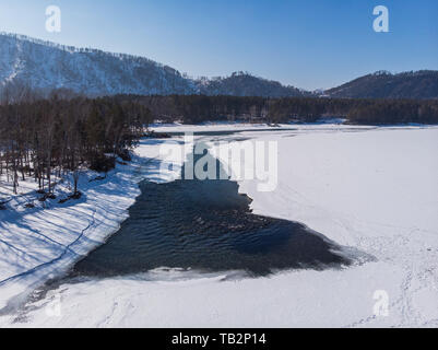 Vista aerea dell'inverno laghi blu Foto Stock