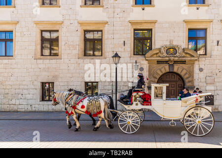 Una tipica vista in citta' vecchia di Cracovia Foto Stock