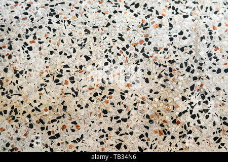 Piano terrazzo ha multicolore in piccola pietra di granito su superficie Foto Stock