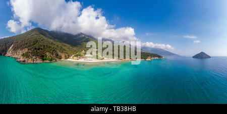 Vista aerea con incredibile Spiaggia Paradiso su Thassos, Mar Egeo, Grecia Foto Stock