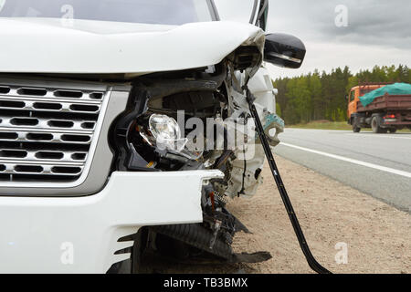 Off road auto dopo collisione frontale con un altro veicolo Foto Stock